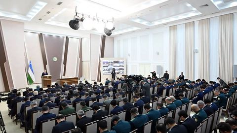 “Ўзбекларнинг чет элдаги оммавий муштлашувлари юртимиз обрўсига путур етказяпти” — Шавкат Мирзиёев