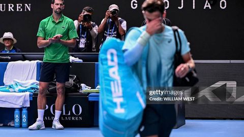 Aus Open. Новак Жокович рақибининг жароҳати сабаб ярим финалга йўл олди