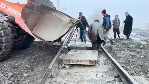 Зарафшон дарёси ўзанида ноқонуний қум-шағал қазиб олиниши оқибатида табиатга 422 млрд сўмлик зарар етказилди