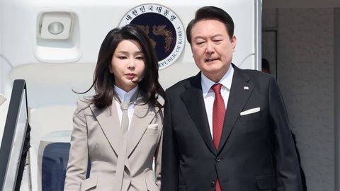 Докторлик диссертацияси плагиат бўлган, кафтга қараб фол очган: Жанубий Кореянинг собиқ биринчи хоними ҳақида нималар маълум?