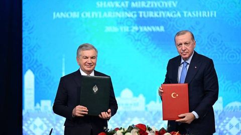 Ядро хавфсизлиги, ҳарбий тиббиёт ҳамда миграция: Ўзбекистон ва Туркия президентлари ҳузурида икки томонлама ҳужжатлар имзоланди