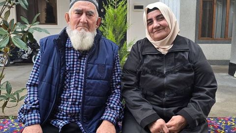 Kino bo‘lishga arzigulik tarix — tojikistonlik alpinist o‘zi qutqargan 7 yoshli qizchani 56 yildan so‘ng qidirib topdi