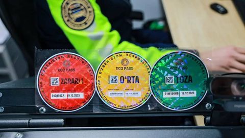 “Қизил” стикерли автомобиллар учун шаҳарларга киришда ҳозирда чеклов мавжуд эмас — ЙҲХХ