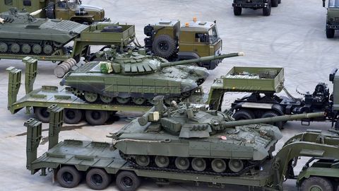 “Россия 2025 йилда 30 дан ортиқ давлатга ҳарбий техника экспорт қилиб, 15 млрд доллар даромад олди” — Путин