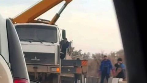 Navoiyda yana avtobus ag‘darilib ketdi