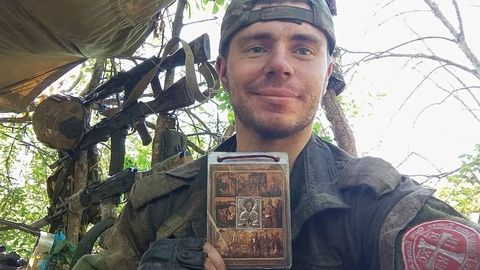 Россияда “уруш фахрийси” ва блогер 8 ёшли қизалоқни зўрлагани учун 15 йилга қамалди