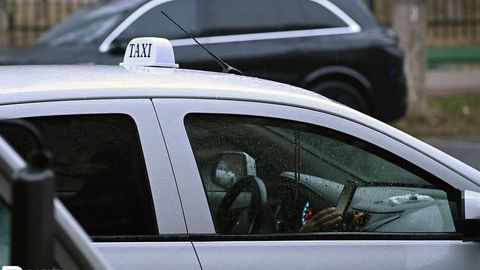 Сколько заработали таксисты в Узбекистане за год