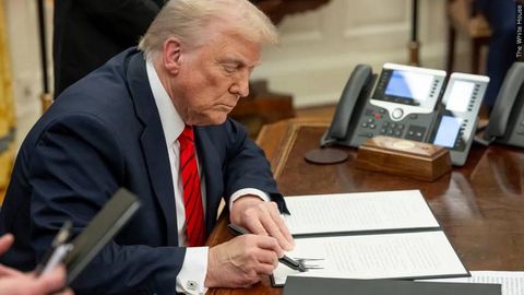 Трамп Эрон билан савдо қилувчи давлатларга расман бож солишни бошлайди 