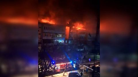 Angrenda ko‘p qavatli uyda yong‘in yuz berib, bir kishi halok bo‘ldi