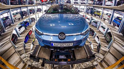 Volkswagen Европада электромобиль савдосида Tesla’ни ортда қолдирди