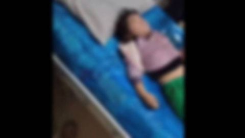 Намангандаги боғчада уч ёшли қиз кўзига қалам санчилиб, жиддий жароҳатланди