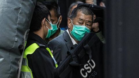 Гонконгда медиа магнат 20 йилга қамалди