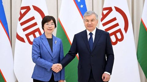 Shavkat Mirziyoyev OIIB prezidenti boshchiligidagi delegatsiyani qabul qildi