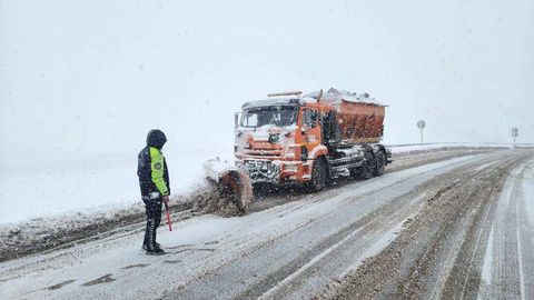 Қамчиқ довонида 19 та қор кўчкиси аниқланди