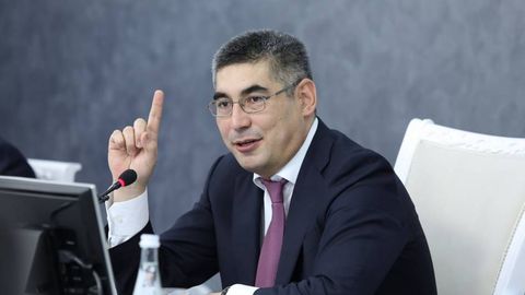 “Бошқа давлатлардан орқада қоляпмиз” — Шерзод Кудбиев Ўзбекистонда уй қуриб битказиш суръати секинлигини танқид қилди