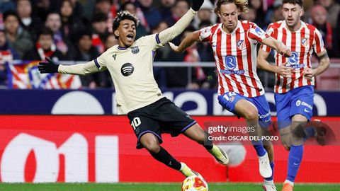 Ispaniya kubogi yarim finalida “Atletiko” “Barselona”ni yirik hisobda mag‘lub etdi. “Arsenal” APLda ochko yo‘qoti (videosharh)