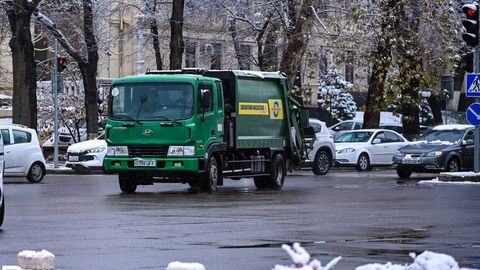 Узбекистанцам начисляли необоснованные долги за вывоз мусора — Комитет по конкуренции