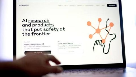 АҚШ Мадурони қўлга олишда Claude сунъий интеллект моделидан фойдаланган — WSJ