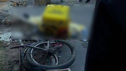 В Ташкенте грузовик насмерть сбил курьера на велосипеде