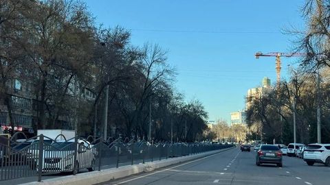 Тошкент кўчаларига панжаралар ўрнатилиши бўйича ҳокимга депутатлик сўрови юборилди