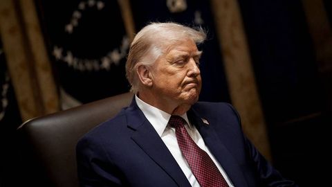 Трамп ўзга сайёраликлар ҳақидаги маълумотларни очиқлашни буюрди