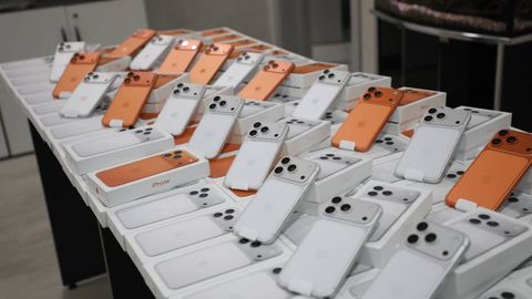 “IMEI самара берди” — Ўзбекистонга телефон импортидан бож тушуми икки баравар ошгани айтилди