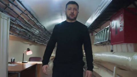 “Путин Киевни уч кунда эгаллашни айтганига тўрт йил тўлди” — Зеленский бункеридан халққа мурожаат қилди