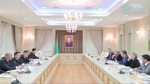 Turkmenistan, EIB discuss financing for 522-km railway upgrade