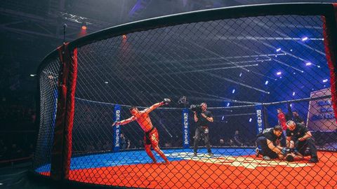 G‘alabani nishonlayotgan MMA jangchisi dahshatli jarohat oldi (foto)