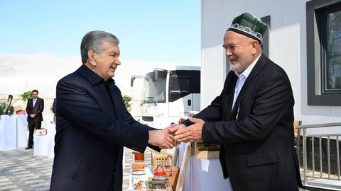 Uzbekistan’s president reviews Tomorqa School, water-saving technologies in Surkhandarya