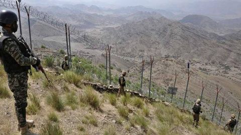 Афғонистон Покистон билан чегарада ҳарбий операция бошлади (видео)