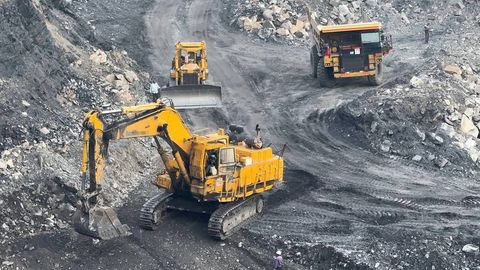 Президент Сурхондарёда кўмир қазиб олиш ҳажмини оширишга топшириқ берди