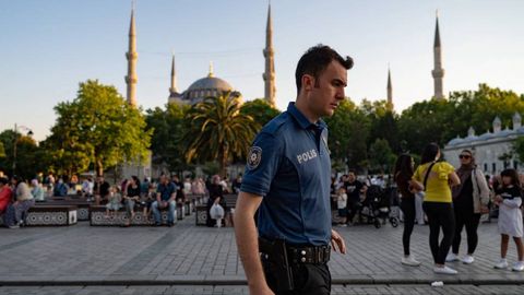 Uzbek citizens rank third among irregular migrants detained in Türkiye in 2025