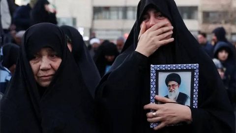 “Xomanaiyning o‘limi Eron rejimining qulashiga olib kelmaydi” — germaniyalik ekspertlar 