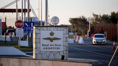 Kiprdagi Britaniya aviabazasi hujumga uchradi (video)