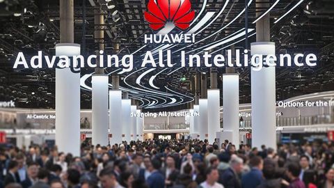 Huawei MWC 2026 кўргазмасида All Intelligence учун такомиллаштирилган AI Centric Network ечимларини тақдим этди