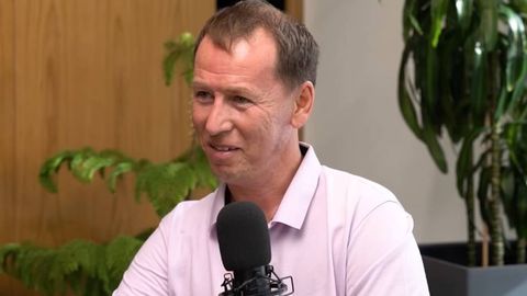 Тошкентда китоб сотувчи Хайрулла Асадовга букинист дўкончаси қуриб берилади