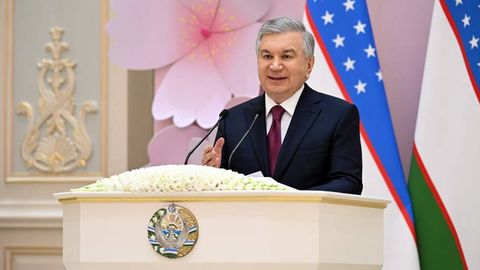 Шавкат Мирзиёев аёлларни Халқаро хотин-қизлар куни муносабати билан табриклади