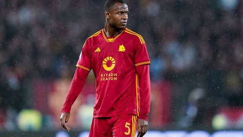 “Барселона” ҳимоядаги муаммоларни бартараф эта оладиган футболчини топди