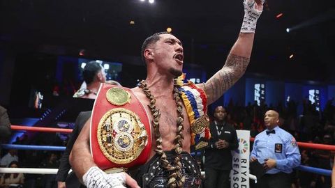 Жей Опетая — Zuffa Boxing тарихидаги биринчи чемпион