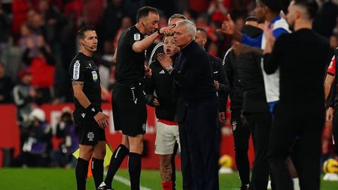 “Мен сотқин эмасман” – Моуриньо “Порту”га қарши баҳсдаги можарога изоҳ берди