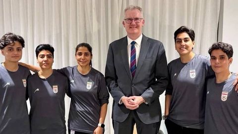 Австралия ҳукумати хавф остида қолган эронлик футболчиларга гуманитар виза тақдим этди