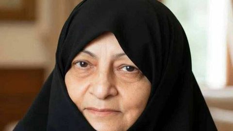 Oyatulloh Ali Xomanaiyning rafiqasi tirik — Fars agentligi