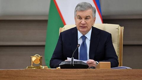 Шавкат Мирзиёев айрим ҳокимлар сайёр қабулларни “номига” ўтказаётганини танқид қилди