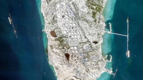 АҚШ Эроннинг нефть хаби бўлган Харг оролидаги ҳарбий объектларини йўқ қилди