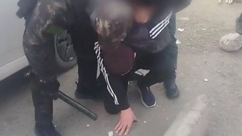 Andijonda fuqarolarni do‘pposlab, ko‘cha bezoriligi bilan shug‘ullangan jinoiy guruh fosh etildi