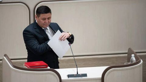 Қамчибек Ташиевнинг укаси депутатликдан кетди