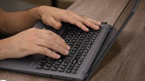 Jizzaxda elektron doskalar tenderida gʻolib chiqishga “yordam” uchun 85 mln soʻm olganlar ushlandi