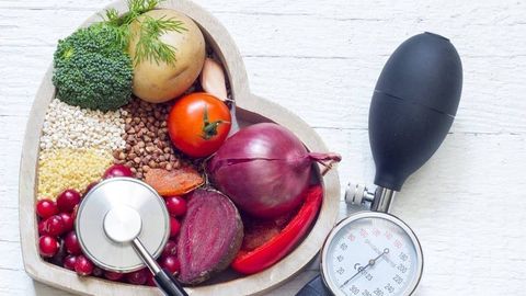 Ehtiyot bo‘ling: qon bosimini ko‘taruvchi 12 ta xavfli mahsulot