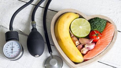 Тез-тез қон босими ошадиганлар менюсидан жой олиши шарт бўлган 4 та оддий маҳсулот